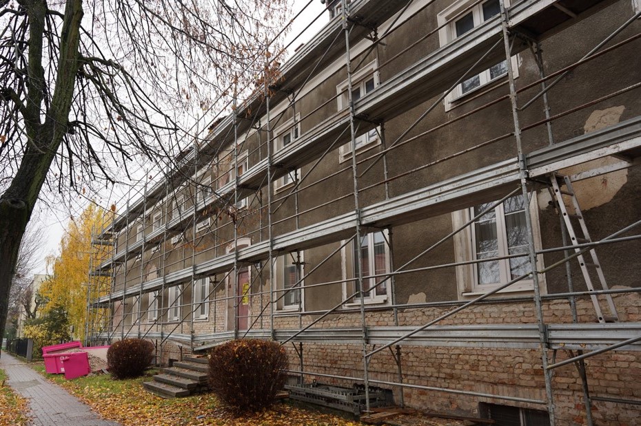 Rewitalizacja osiedla Bloki trwa. Miasto odnowi dwa kolejne budynki